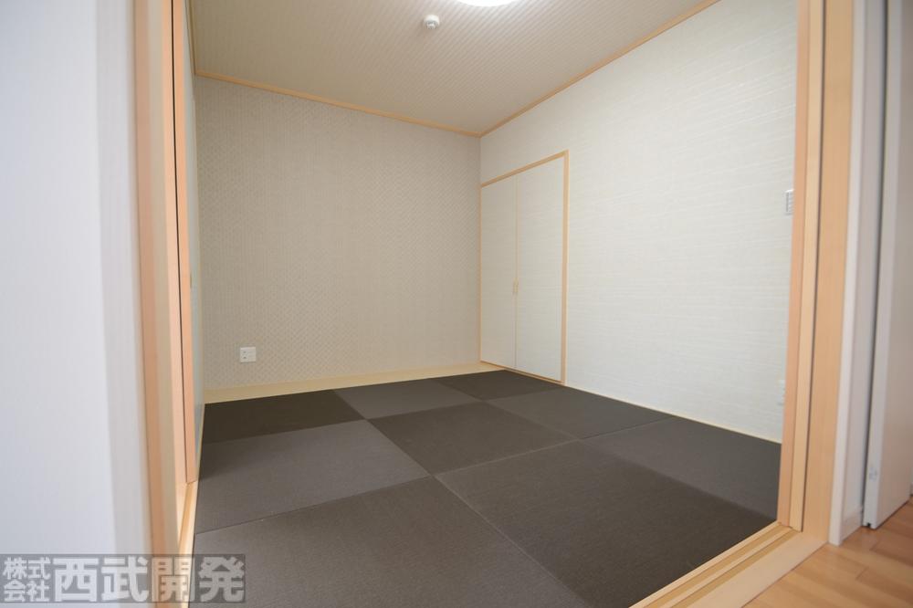 Non-living room. Japanese-style room 5.2 tatami With closet