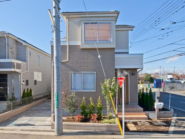 Local appearance photo. Local (12 May 2013) Shooting