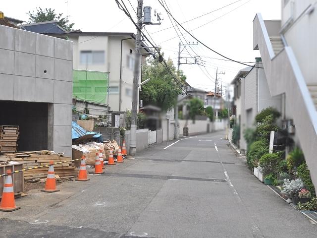 Local photos, including front road. Kokubunji Izumi-cho 1-chome local photo During construction