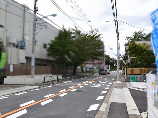 Local appearance photo. Kokubunji Izumi-cho 1-chome, contact road situation