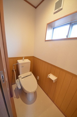 Toilet.  ☆ Clean toilet ☆