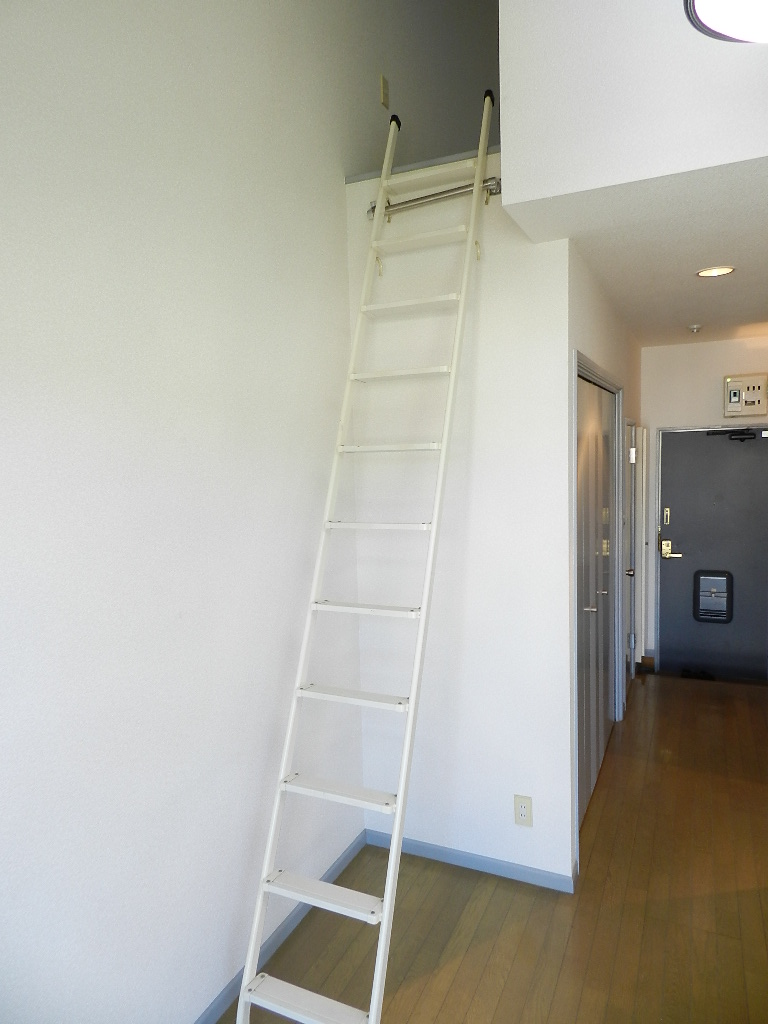 Other room space. Loft ladder