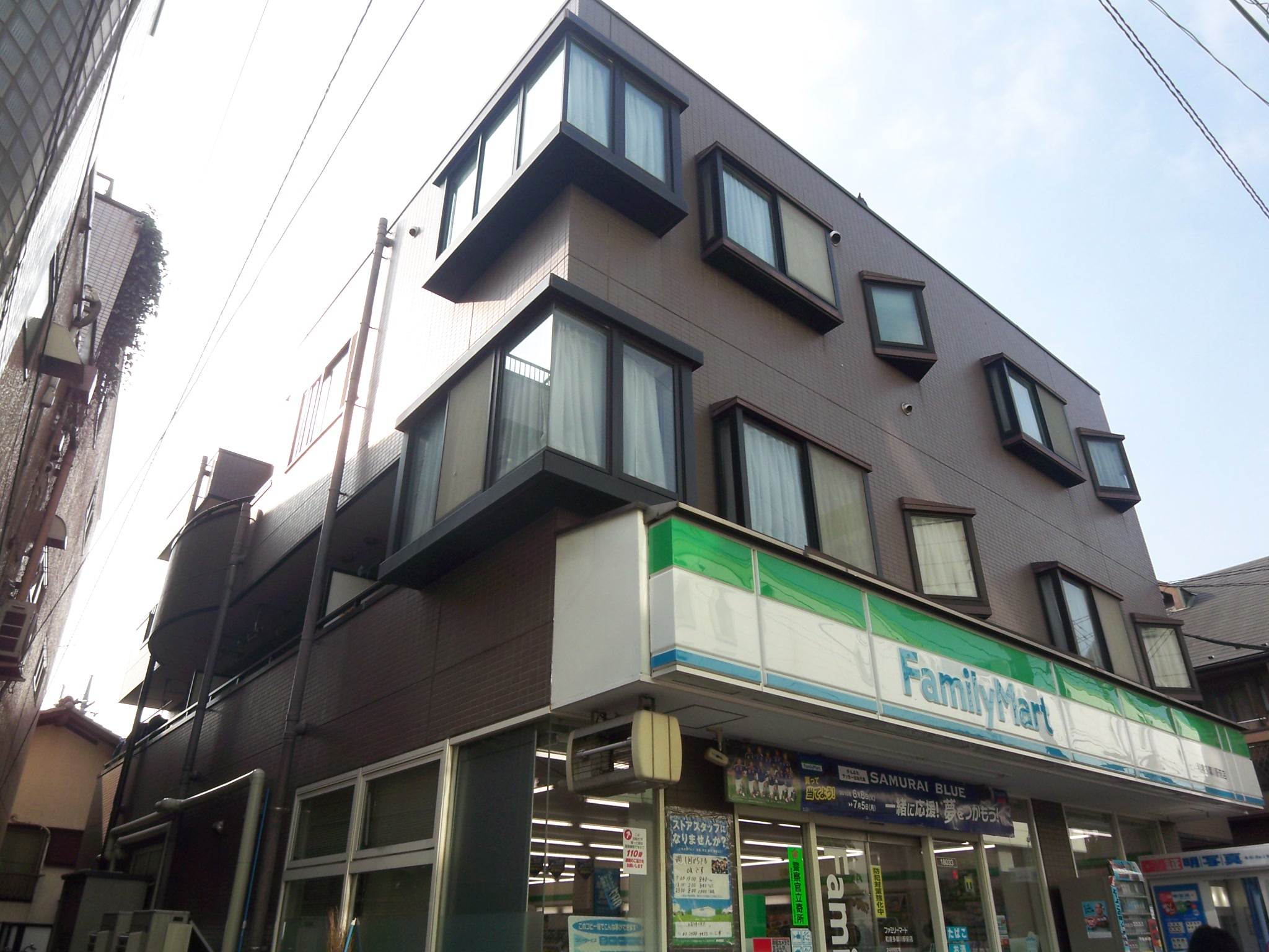 Convenience store. FamilyMart Izumi Tamagawa Station store up (convenience store) 550m