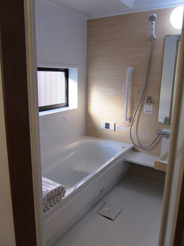 Bathroom. Indoor (12 May 2013) Shooting