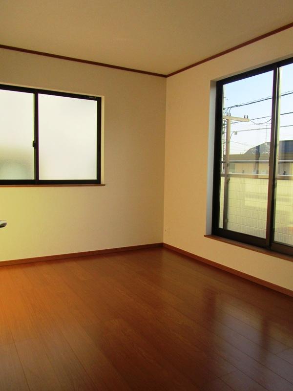 Non-living room. Indoor (12 May 2013) Shooting