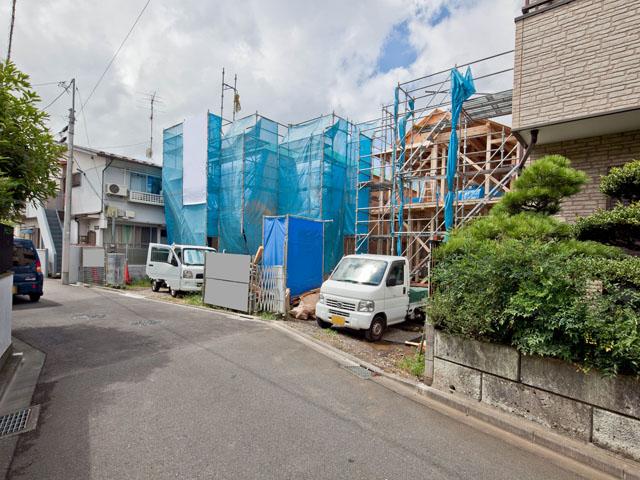 Local appearance photo. Komae City Inogata 3-chome, site landscape and contact road situation During construction