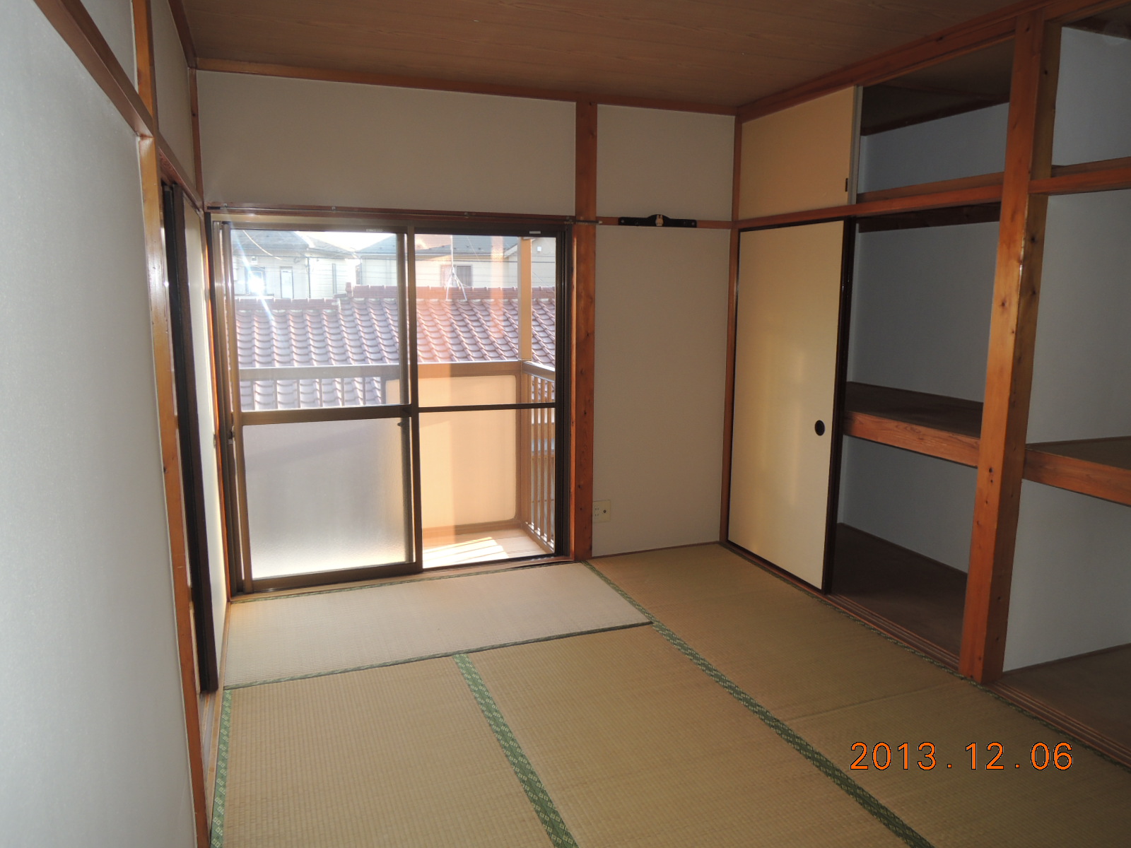 Other room space. Tatami will do the move at the time Omotegae. 