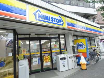 Convenience store. MINISTOP up (convenience store) 626m