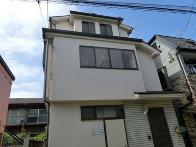 Building appearance. A quiet residential area ・ Wooden is a three-storey detached