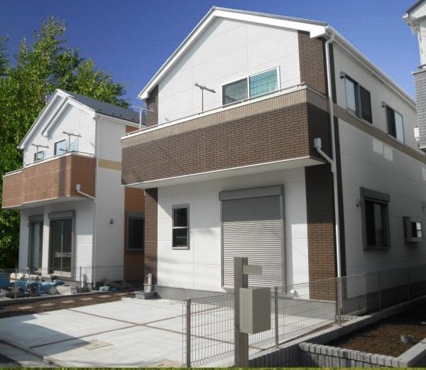 Local photos, including front road. Appearance construction cases