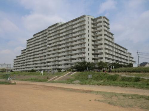 Local appearance photo. Front of the property is just the Tama River.