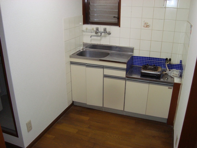 Kitchen. Gas stove can be installed