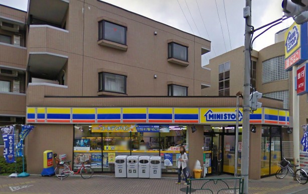 Convenience store. Ministop Co., Ltd. Komae Izumihon the town until the (convenience store) 142m