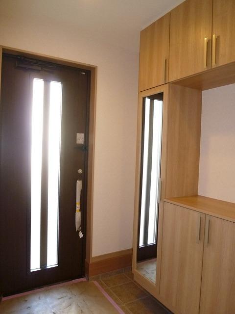 Entrance. With mirror in the front door storage! (2013 / 12 / 06 shooting)