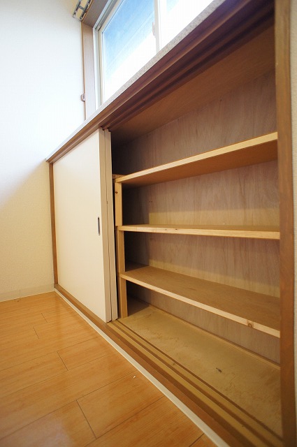 Receipt. As bookshelf