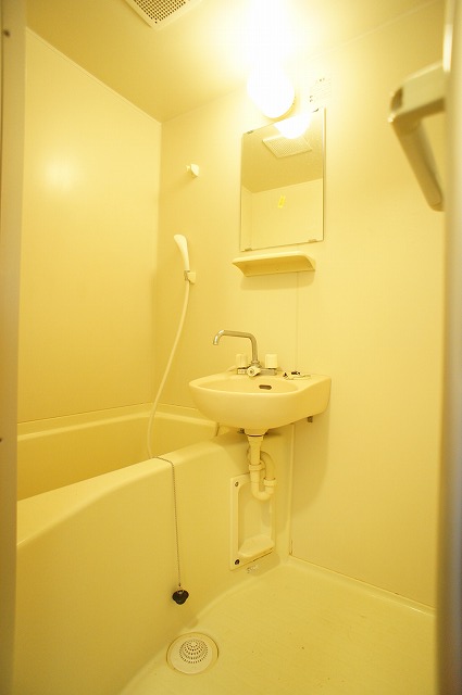 Bath. Of course, bus ・ Restroom