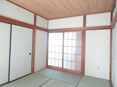 Living and room. As it is purring even nap because there is a Japanese-style room. It is a healing space.