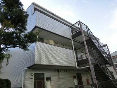 Building appearance. Stylish appearance ・ 3-story is a reinforced concrete apartment