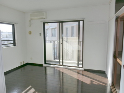 Other room space. Western-style space in the corner room 6 Pledge