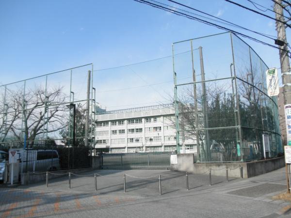 Primary school. Komae 240m 3-minute walk to the first elementary school