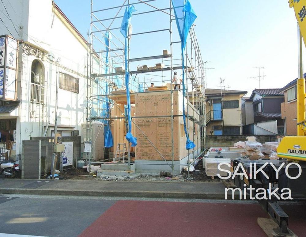 Local appearance photo. Local (11 May 2013) Shooting