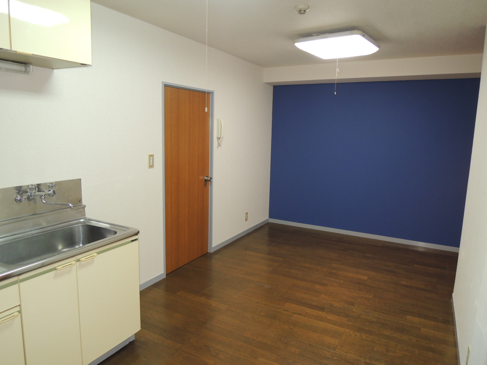 Living and room. Accent Cross is nice