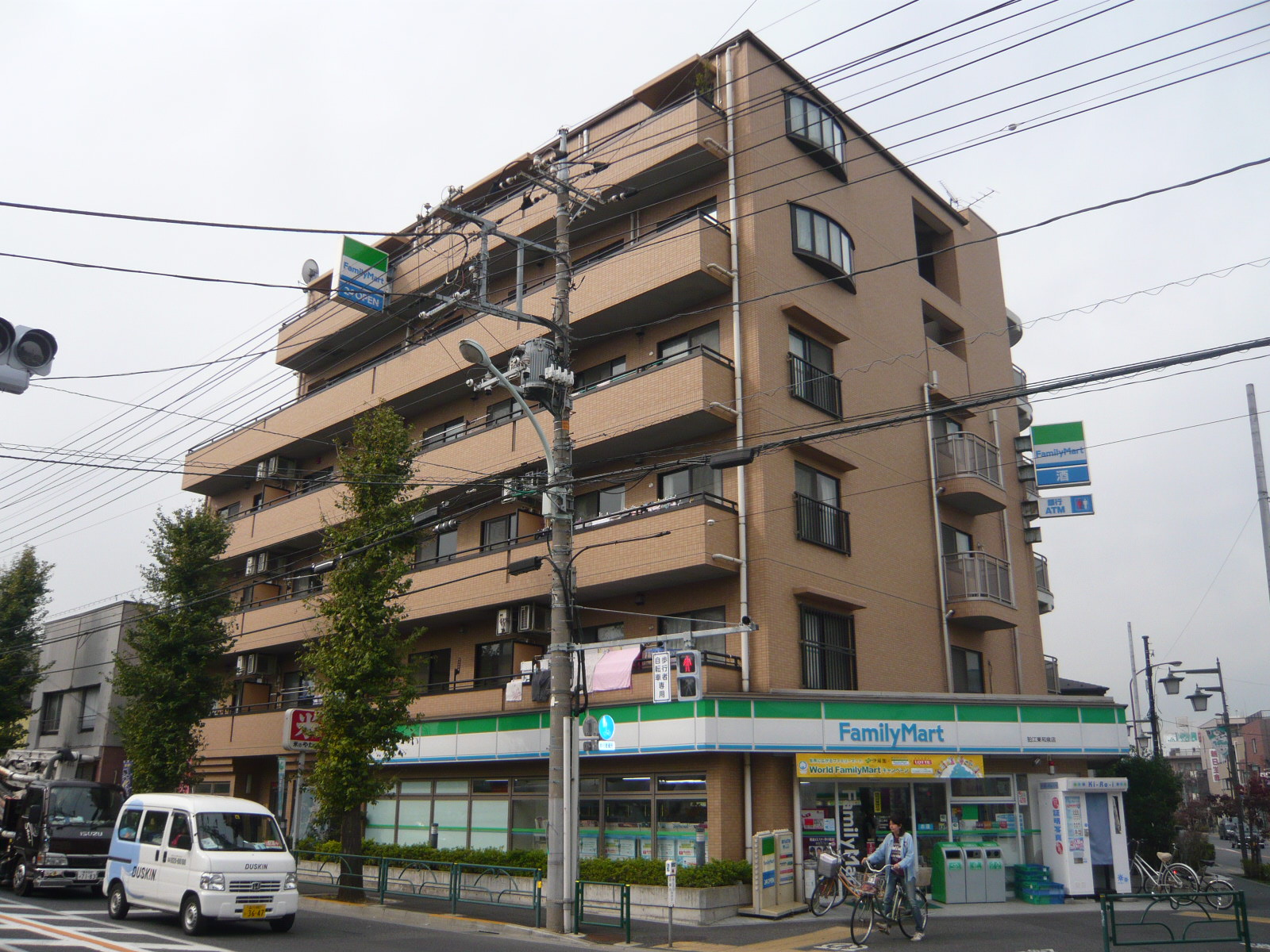 Convenience store. FamilyMart Komae Higashiizumi store up (convenience store) 100m