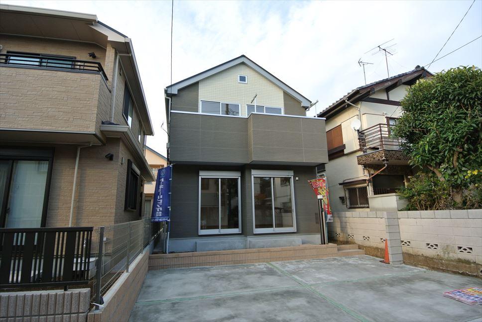 Local appearance photo. Selling local