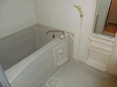 Bath. ● bathroom ●