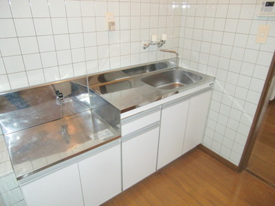 Kitchen. Gas stove installed Allowed to large kitchen