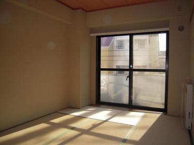 Living and room. Room 2
