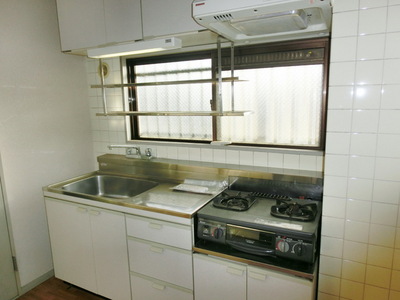 Kitchen. Gas stove 2-neck is the kitchen