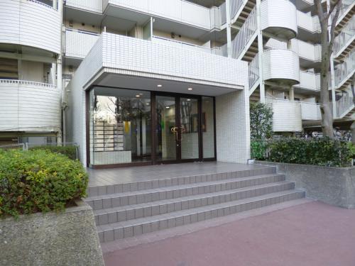 Local appearance photo. Local (01 May 2013) Shooting