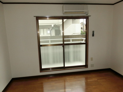 Living and room. 6 Pledge is a Western-style space