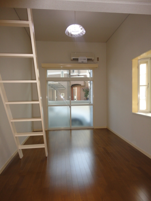 Living and room. Recommended for Single! 8 pledge spacious studio of ☆