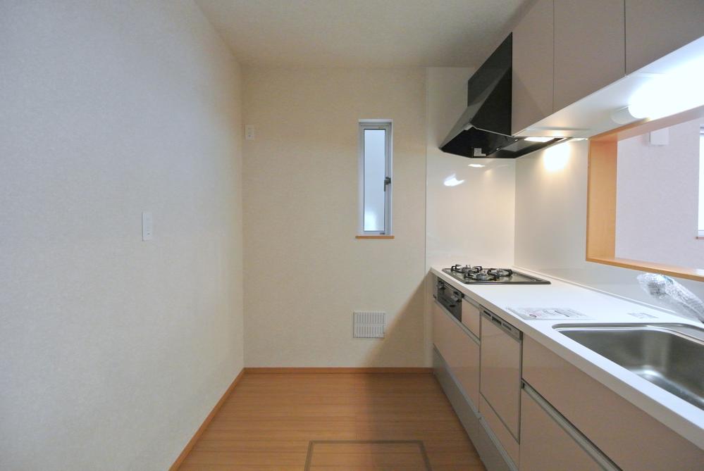 Kitchen. Selling local