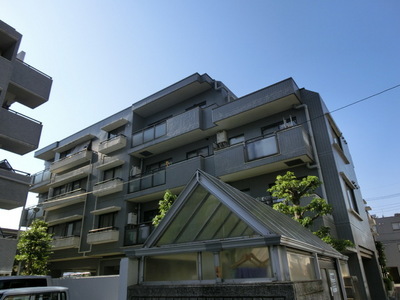 Building appearance. Reinforced Concrete ・ With auto lock ・ A four-storey apartment