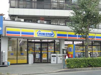 Convenience store. MINISTOP Komae Izumihon the town store (convenience store) to 266m