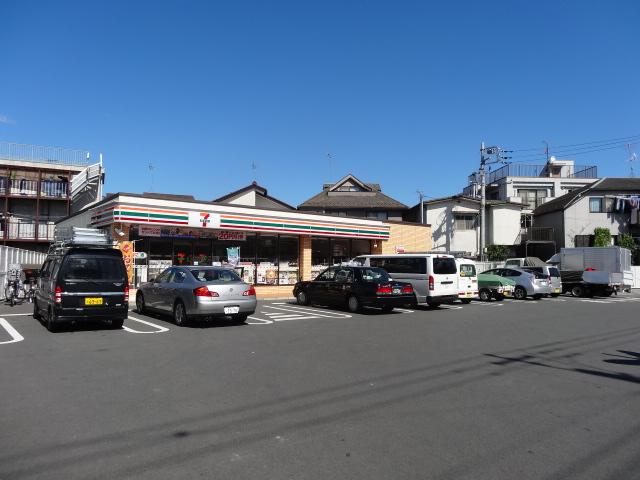 Convenience store. 280m to Seven-Eleven Komae water road shop