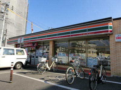 Convenience store. 322m to Seven-Eleven (convenience store)