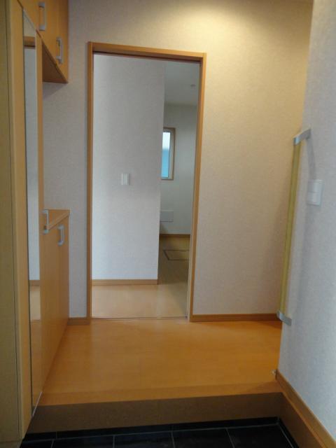 Entrance. Entrance landing also spacious space! 
