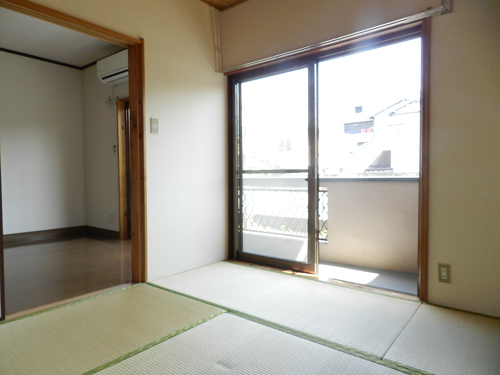 Other room space. Japanese-style room 4.5 Pledge