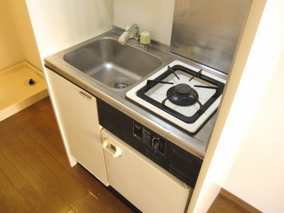 Kitchen. Gas 1-neck system Kitchen ・ There is also a mini-fridge
