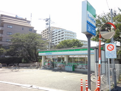 Convenience store. 515m to Family Mart (convenience store)