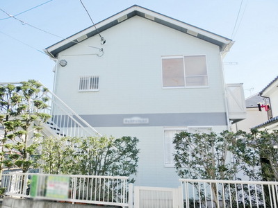 Building appearance. Sunny ・ It is a quiet residential area