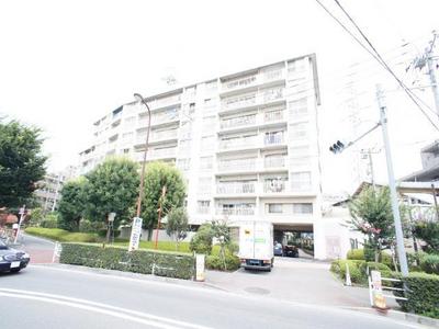 Building appearance. Komae Station, 2 Station available prime location of Kitami Station. 