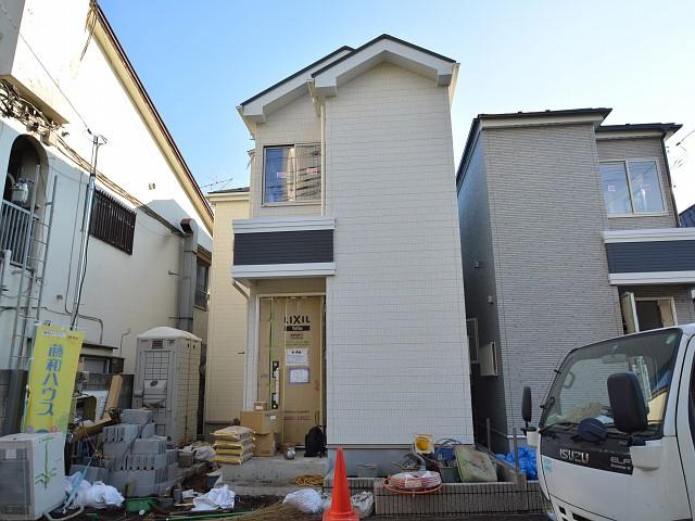 Local appearance photo. Komae City Higashino Nogawa 4-chome Building 2 appearance 2013 / 12 / 5 shooting