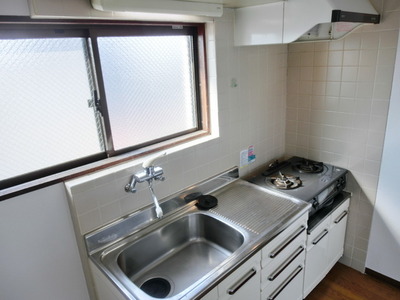 Kitchen. It is spread in the kitchen ・ Ventilation is easy because there is a window