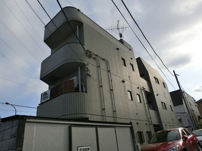 Building appearance. Reinforced Concrete ・ It is the apartment of a stylish appearance