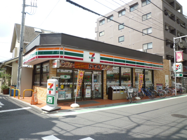 Convenience store. Eleven Setagaya Kitami Ekimae up (convenience store) 470m